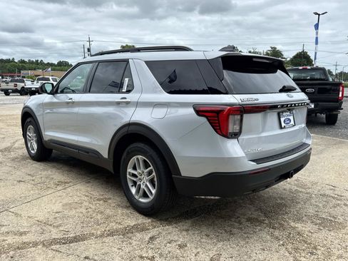 New 2026 Ford Explorer Active RWD image 4