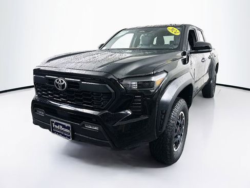 Used 2024 Toyota Tacoma TRD Off-Road image 4