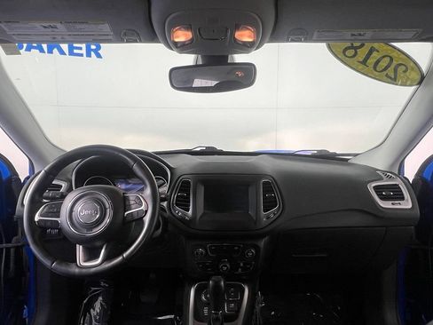 Used 2018 Jeep Compass Latitude w/ Popular Equipment Group AWD/4WD image 9