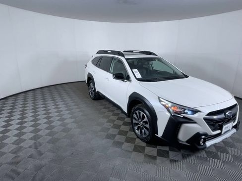 Used 2023 Subaru Outback Limited XT image 2