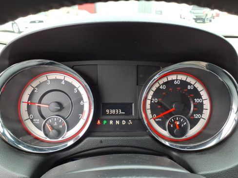 Used 2015 Dodge Grand Caravan SE image 25