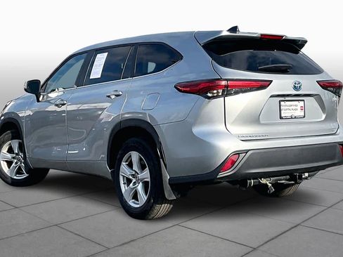 Certified 2023 Toyota Highlander LE image 12