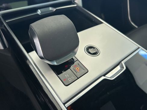 Used 2024 Land Rover Range Rover SE AWD/4WD image 8