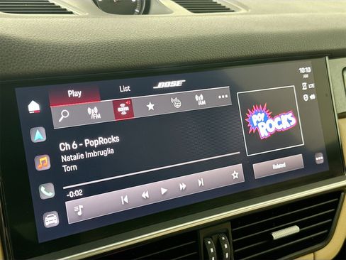 Certified 2023 Porsche Cayenne Platinum Edition image 21