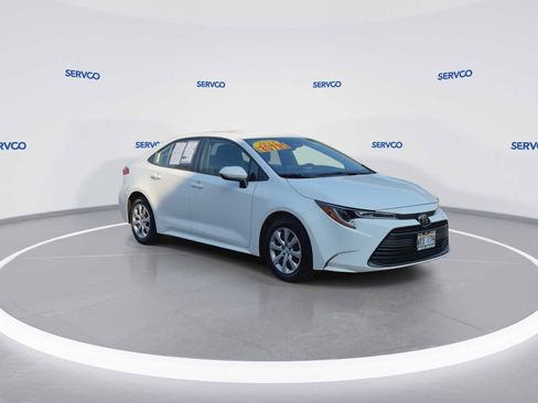 Used 2024 Toyota Corolla LE image 2