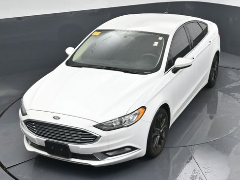 Used 2018 Ford Fusion SE w/ Equipment Group 201A image 23