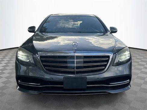 Used 2018 Mercedes-Benz S 560 4MATIC Sedan w/ Premium Package image 2