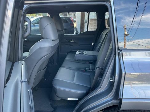 Used 2024 Lexus GX 550 w/ Cold Area Package AWD/4WD image 11