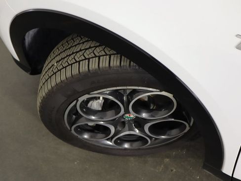 Used 2024 Alfa Romeo Tonale Ti AWD/4WD image 40