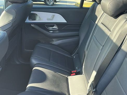 Used 2024 Mercedes-Benz GLS 450 4MATIC image 31