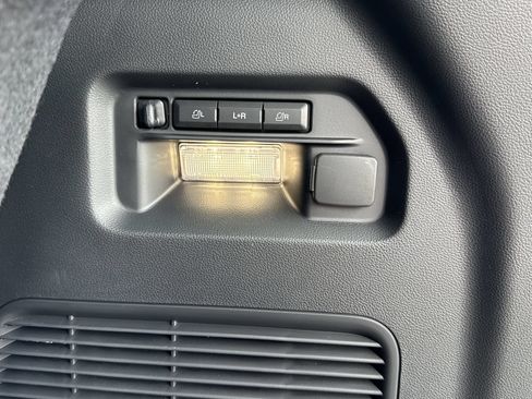 Used 2026 Ford Explorer Tremor w/ Tremor Convenience Package AWD/4WD image 24