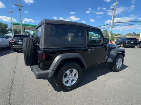 Used 2018 Jeep Wrangler Sport AWD/4WD image 8