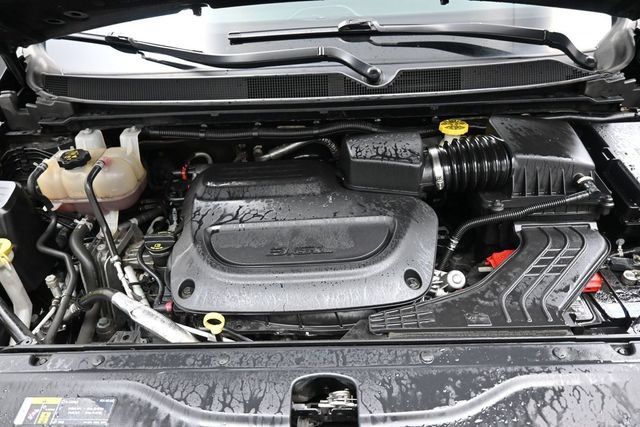 Used 2019 Chrysler Pacifica Limited w/ S Appearance Package FWD image 28