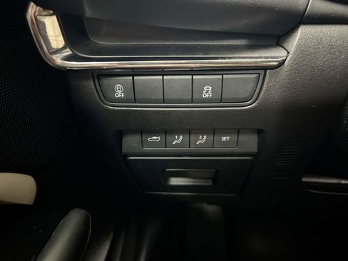 Used 2023 MAZDA MAZDA3 s image 18