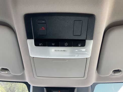 Used 2025 Nissan Rogue SV FWD image 15