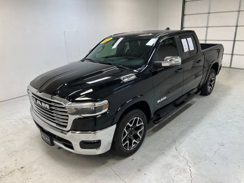 Used 2025 RAM 1500 Laramie AWD/4WD image 6