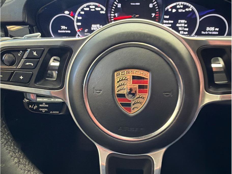Used 2023 Porsche Cayenne AWD/4WD image 18