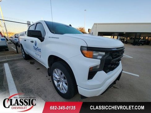 Used 2023 Chevrolet Silverado 1500 Custom image 1