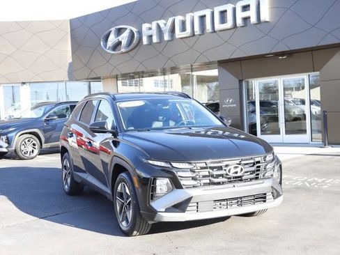 Certified 2025 Hyundai Tucson SEL image 1