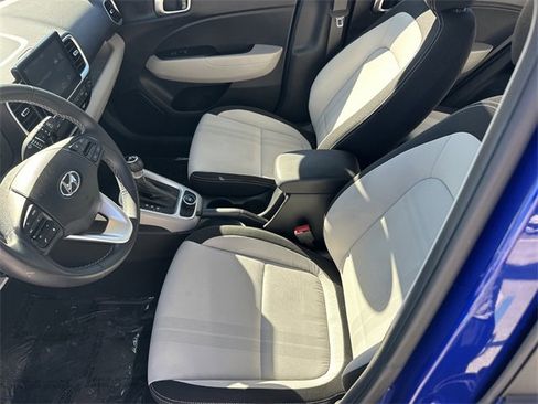 Certified 2023 Hyundai Venue SEL image 18