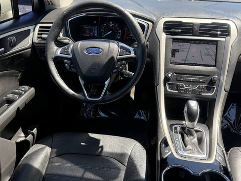 Used 2016 Ford Fusion SE w/ Equipment Group 502A FWD image 6