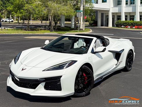 Used 2025 Chevrolet Corvette Z06 RWD image 8