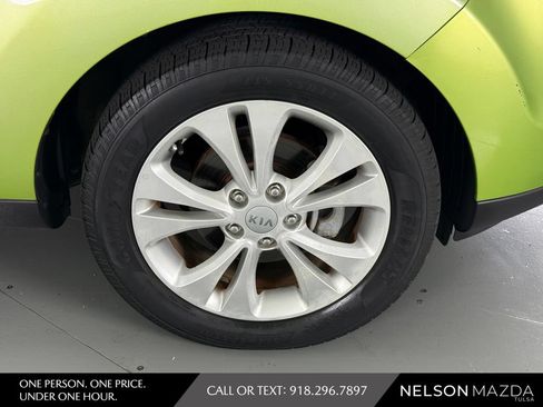 Used 2016 Kia Soul + FWD image 10