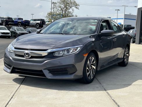 Used 2016 Honda Civic EX image 3