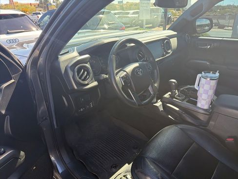 Used 2021 Toyota Tacoma TRD Sport w/ TRD Premium Sport Package image 10