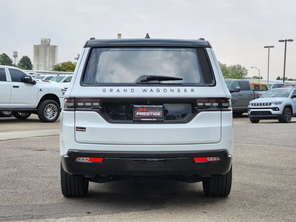 Used 2024 Jeep Grand Wagoneer Series III w/ Rear Seat Video Group 1 AWD/4WD image 13
