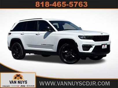 Used 2023 Jeep Grand Cherokee Limited w/ Black Appearance Package