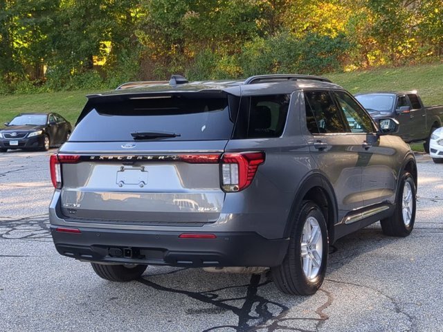 Certified 2025 Ford Explorer Active AWD/4WD image 3