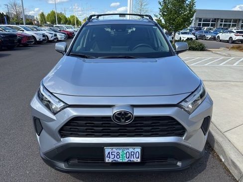 Used 2025 Toyota RAV4 XLE w/ Convenience Package image 6