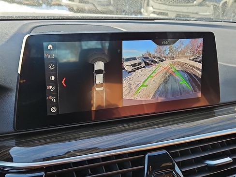 Used 2019 BMW 530i xDrive w/ Convenience Package image 18