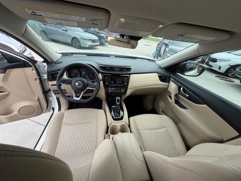 Used 2019 Nissan Rogue SV FWD image 12