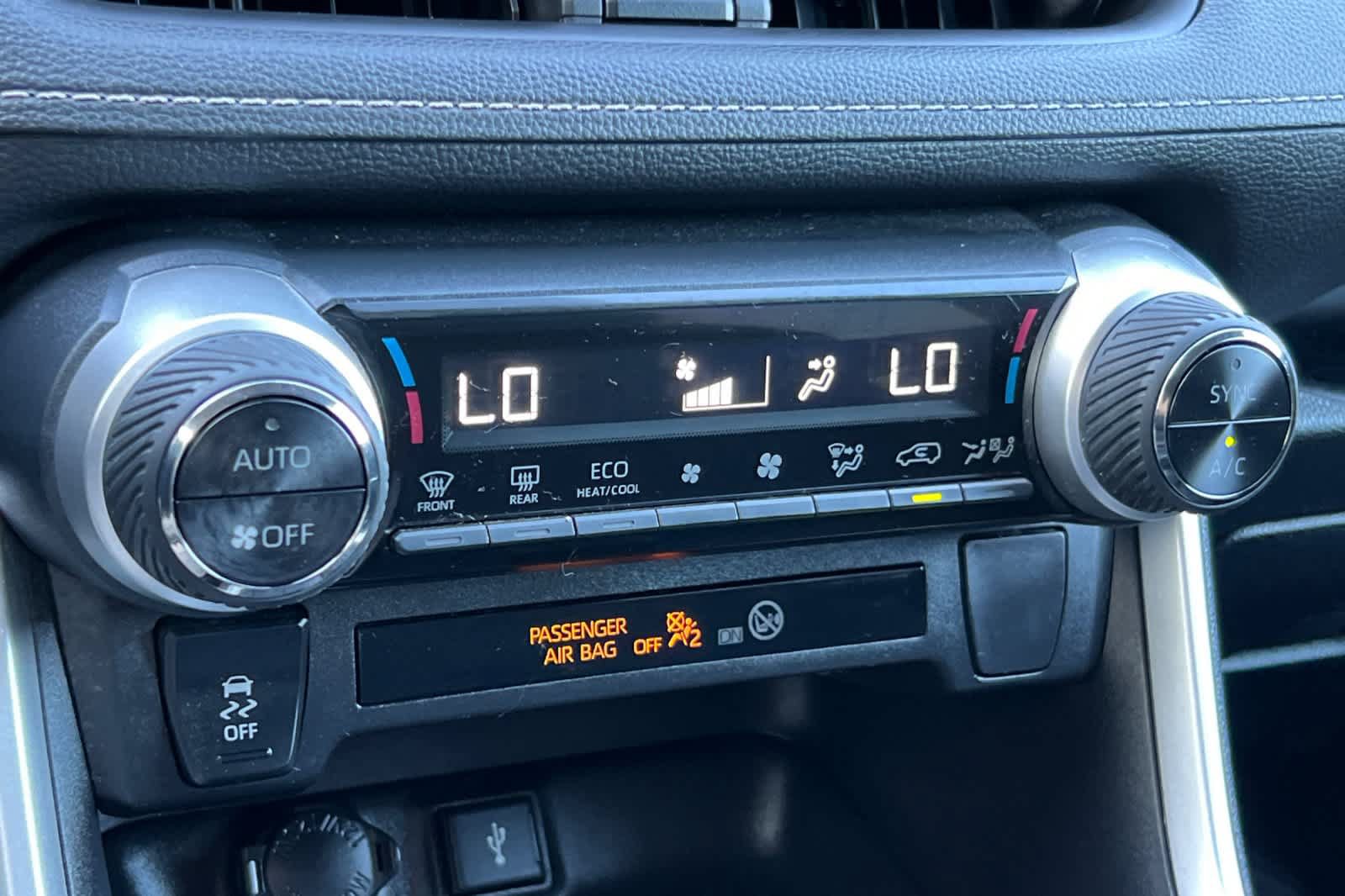 Certified 2022 Toyota RAV4 LE AWD/4WD image 22
