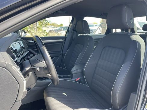 Used 2023 Volkswagen Jetta Sport image 2