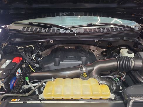 Used 2018 Ford Expedition Max XLT RWD image 25