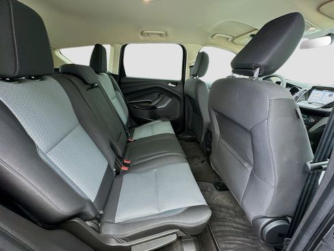 Used 2019 Ford Escape SE FWD image 18