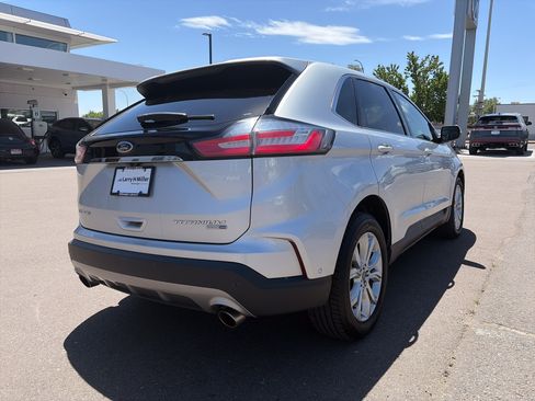Used 2019 Ford Edge Titanium w/ Equipment Group 301A AWD/4WD image 6