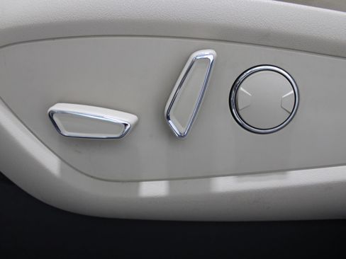 Used 2019 Lincoln Nautilus Reserve AWD/4WD image 47