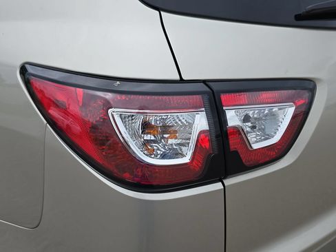 Used 2016 Chevrolet Traverse LT FWD image 37