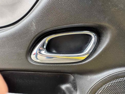 Used 2010 Chevrolet Camaro LT image 25