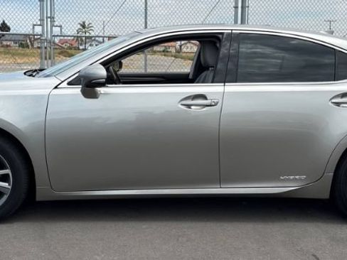 Used 2018 Lexus ES 300h w/ Luxury Package FWD image 6