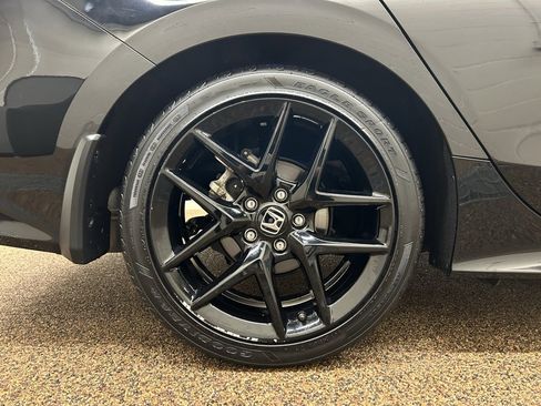 Used 2023 Honda Civic Sport image 25