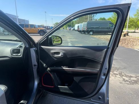 Used 2021 Jeep Compass Trailhawk AWD/4WD image 51
