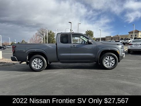 Used 2022 Nissan Frontier SV image 2