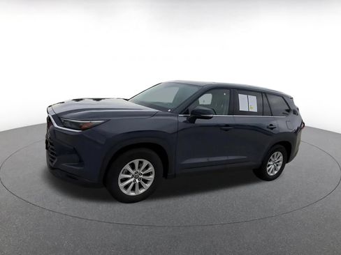 Used 2025 Toyota Grand Highlander FWD image 8