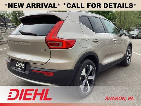 Used 2024 Volvo XC40 B5 Plus w/ Climate Package AWD/4WD image 8