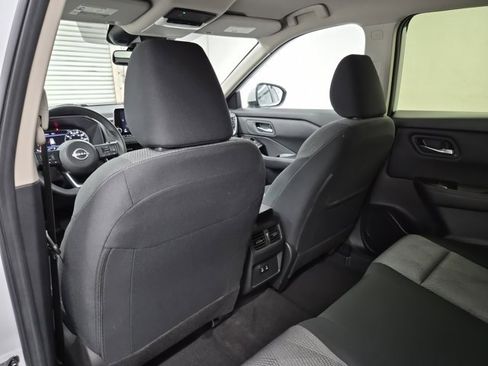 Used 2024 Nissan Rogue SV image 15